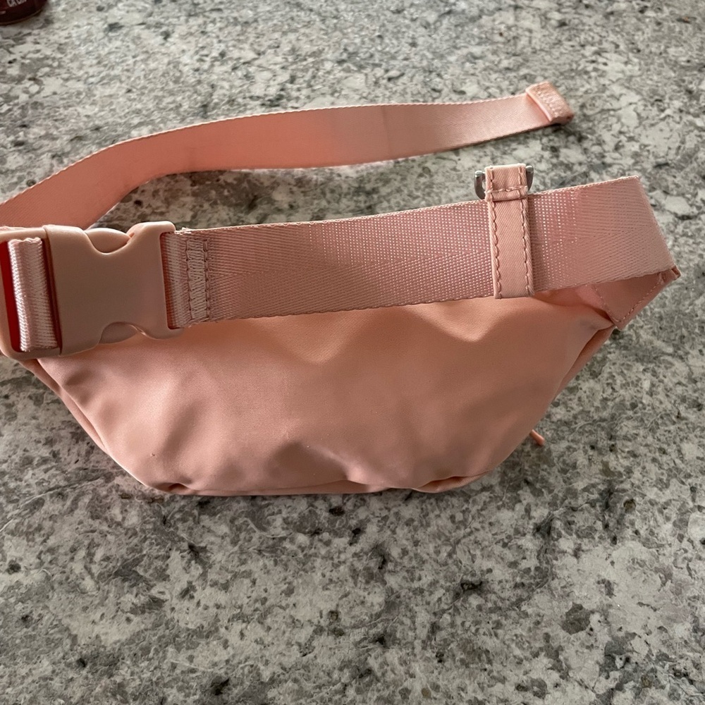 Fabletics Belt Bag color is peach new no tags - Picture 6 of 6